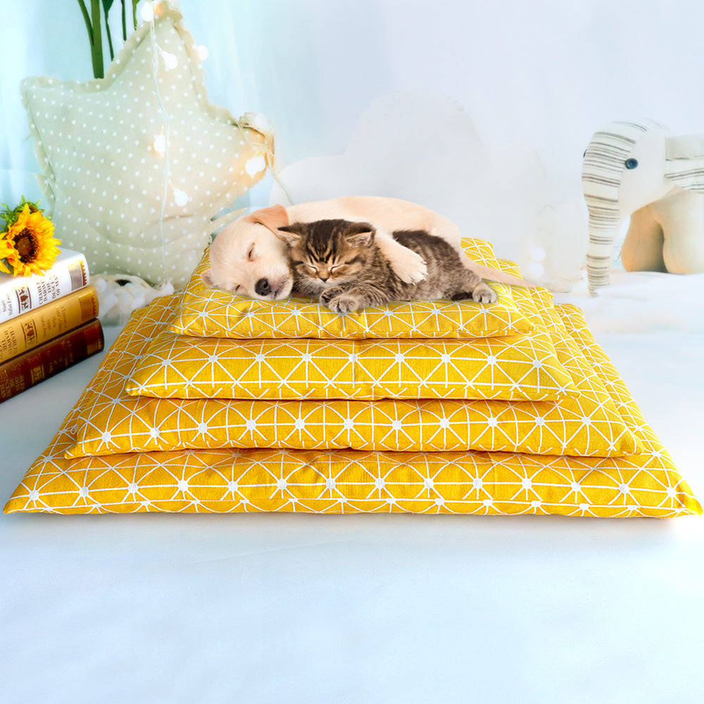 Cozy Winter Dog House Bed – Soft, Plush, Warm Sleep Spot