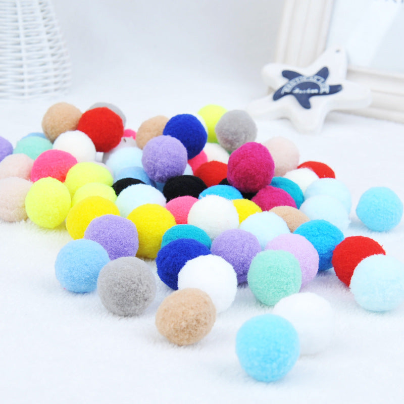 Interactive Cat Toy – Plush Ball with Feather Teaser