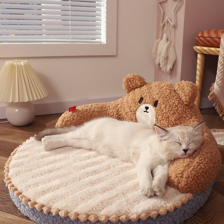 Winter Cat Sleeping Nest – Cozy Semi-Enclosed Pet Bed for Cold Weather Comfort