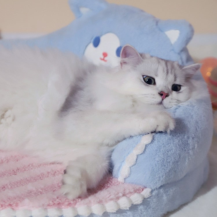 Winter Cat Sleeping Nest – Cozy Semi-Enclosed Pet Bed for Cold Weather Comfort